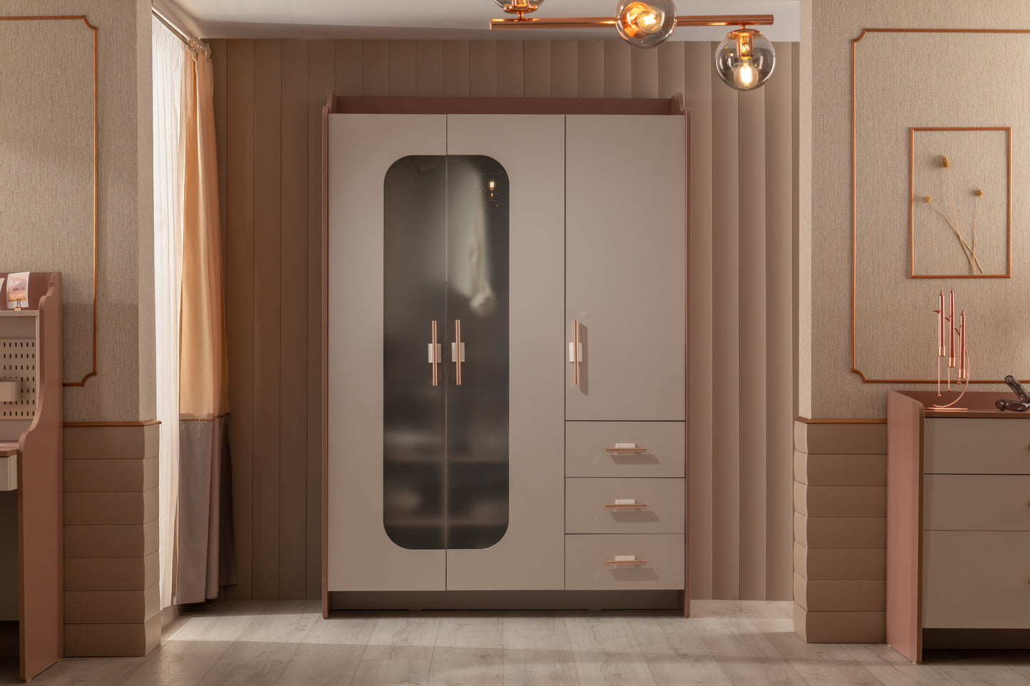 Estella Dreitürenschrank