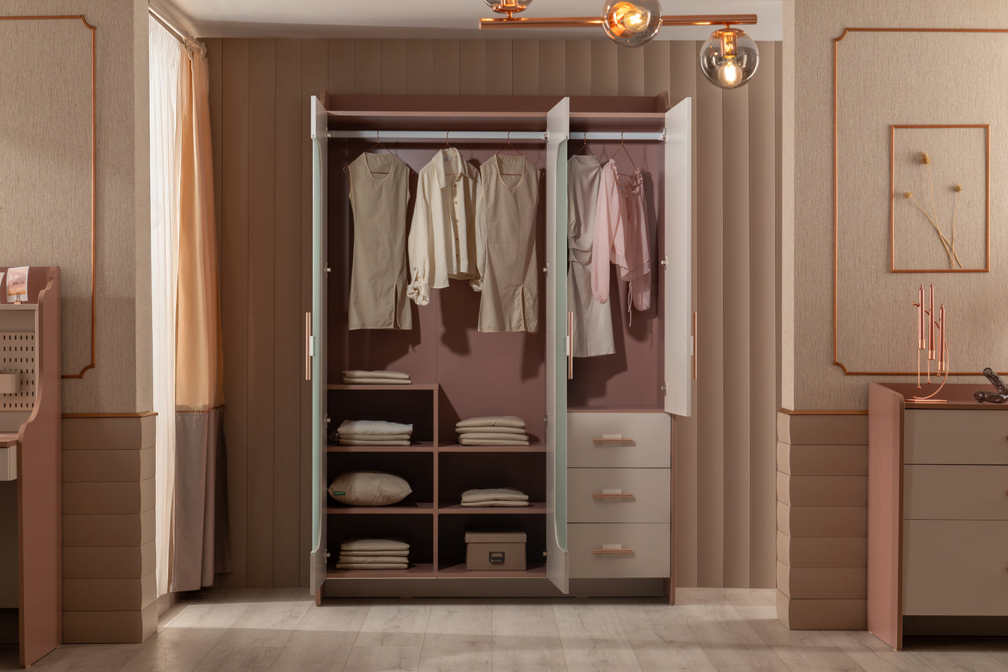 Estella Dreitürenschrank