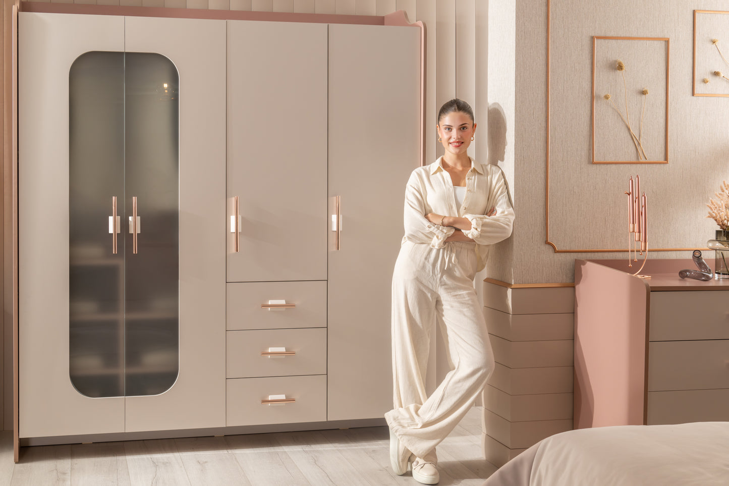 Estella Viertürenschrank