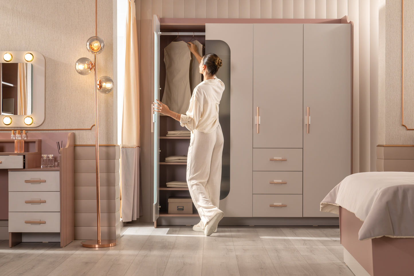 Estella Viertürenschrank