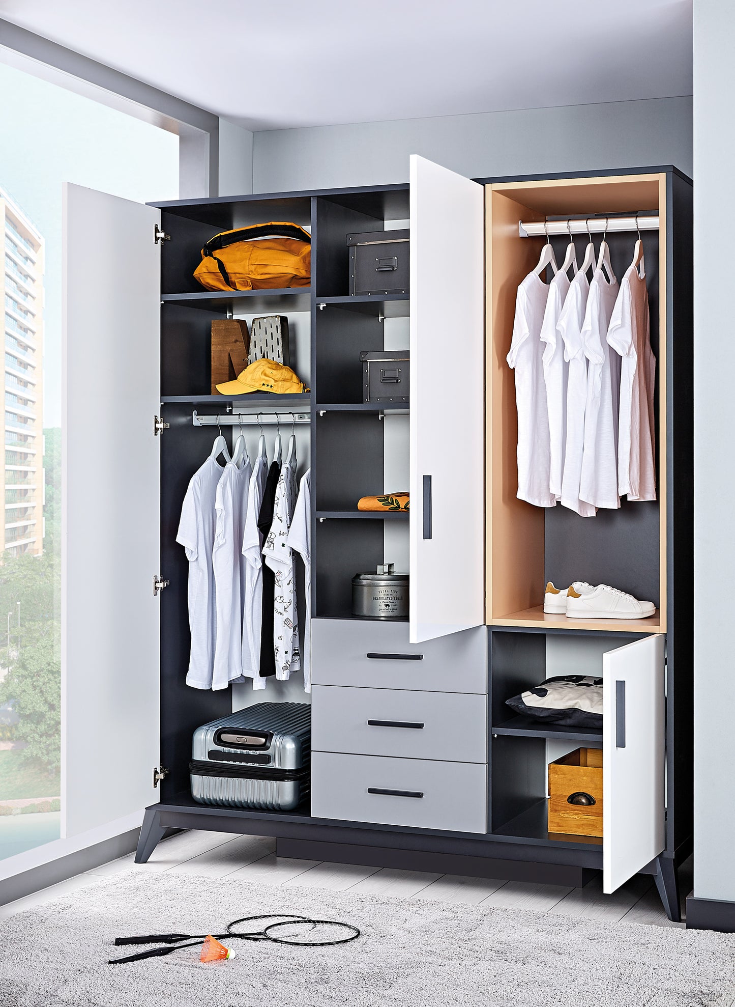 Breda Dreitürenschrank mit schublade